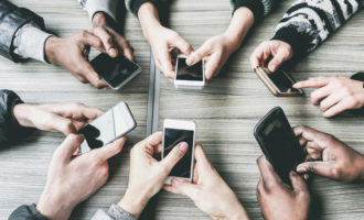 дешевый смартфон до 2000 рублей